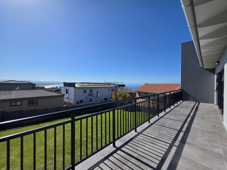 3 Bedroom Property for Sale in Wavecrest Eastern Cape